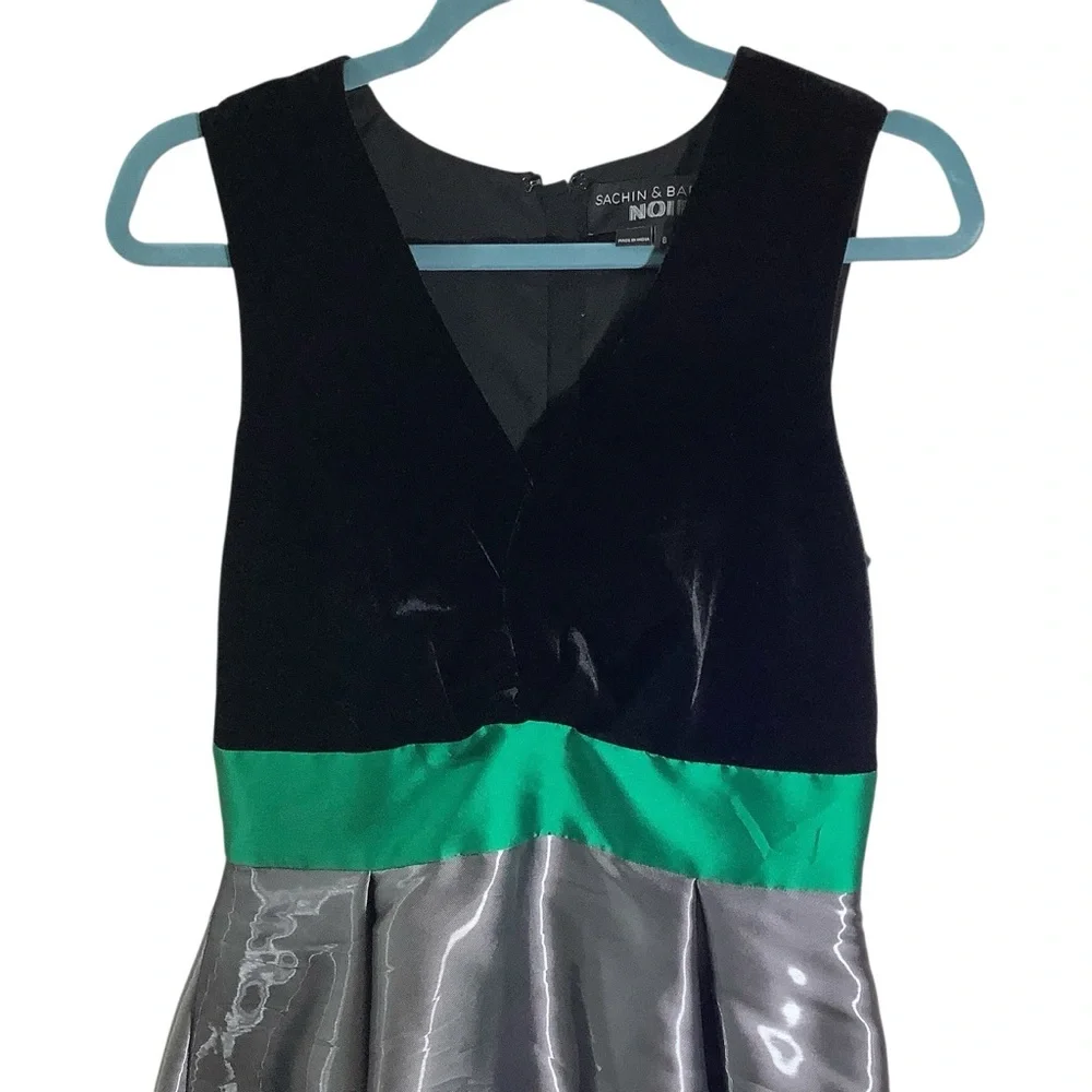 Sachin & Babi Noir Elegant Colorblock Sleeveless Dress